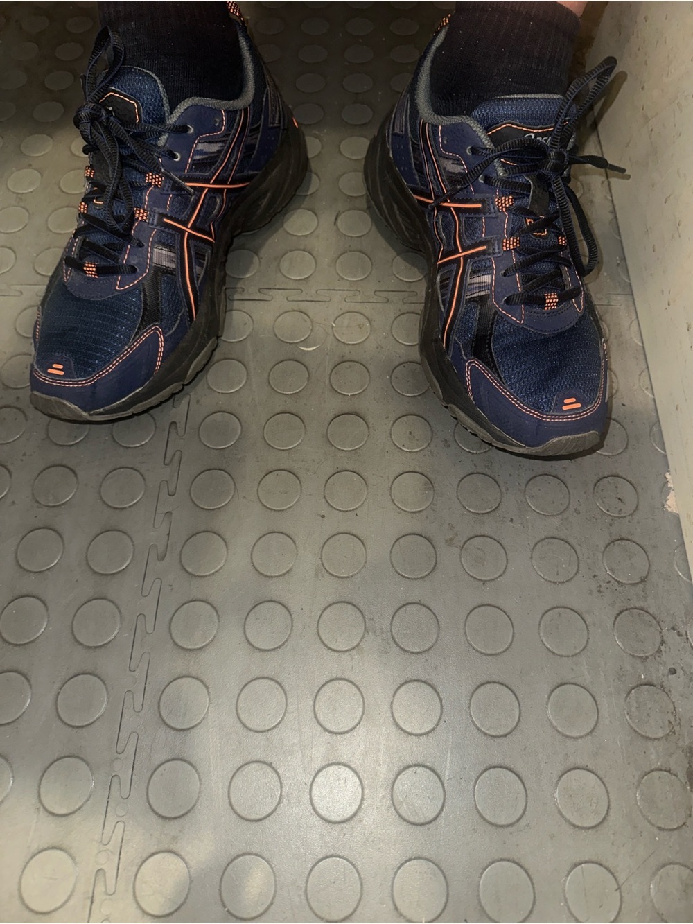 Knicks colored shoes